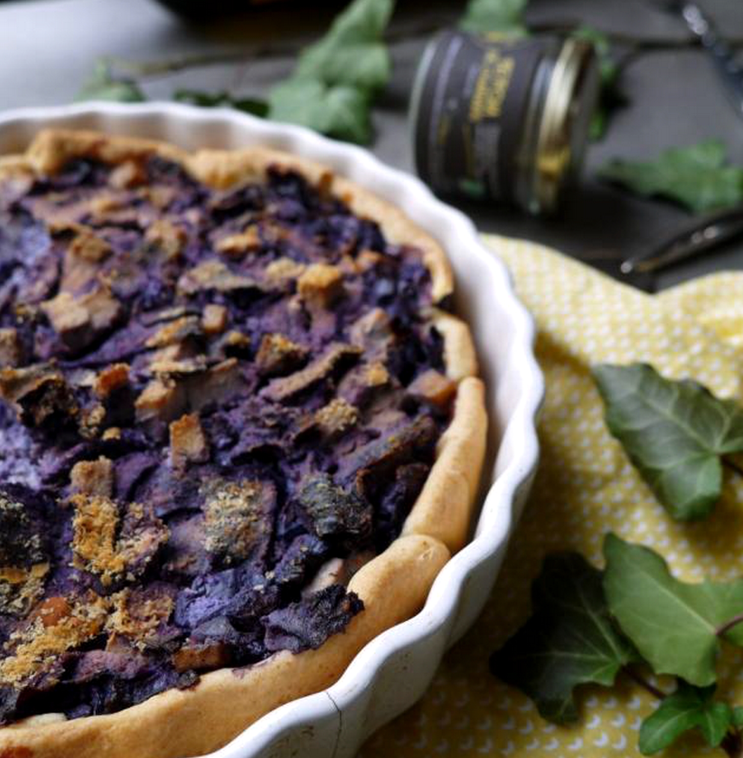 Quiche aux choux rouges et te'fou de chanvre